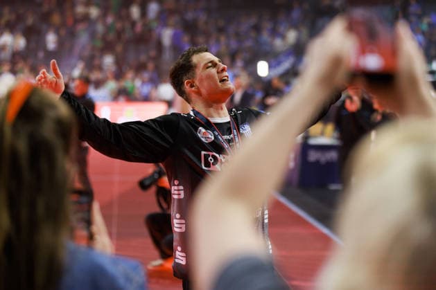 Award ceremony TBV Lemgo, jubilation, joy, passion, success, emotion, enthusiasm, positive emotions, Constantin MOESTL TBV Lemgo Lippe, 01 jubilation, joy, passion, success, emotion, enthusiasm, positive emotions GER, TBV Lemgo Lippe vs SC Magdeburg, handball, DHB Cup, LIDL Final4, match for third place, 2025 2026 season, 19 04 2026, GER, TBV Lemgo Lippe vs SC Magdeburg, handball, DHB Cup, LIDL Final4, match for third place, 2025 2026 season, 19 04 2026, Cologne Copyright: xEibnerxPressefoto OliverxSchmidtx EP_OST