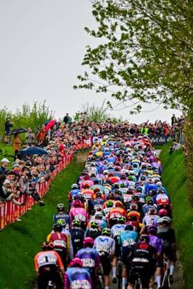 The pack of riders pictured in action during the men elite Amstel Gold Race one day cycling race, 257,4 km from Maastricht to Valkenburg, The Netherlands, Sunday 19 April 2026. DIRKxWAEM  x171326436x