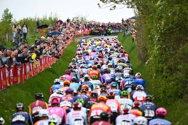 Amstel Gold Race 2026 Cycling Race VALKENBURG, THE NETHERLANDS - APRIL 19 : illustration picture peloton during the 60th edition of Amstel Gold Race an UCI World Tour 1.UWT one day cycling road race for Men Elite of 220 km with start in Maastricht and finish in Valkenburg on April 19, 2026 in Valkenburg, The Netherlands, 19 04 2026 ( Motordriver Kenny Verfaillie - Valkenburg The Netherlands  Copyright: xVincentxKalutx