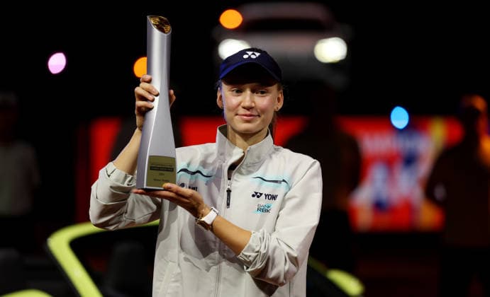 19 04 2026, Germany, Stuttgart, Porsche Tennis Grand Prix 2026, Final, winner Elena Rybakina KAZ cheers, cheering with trophy