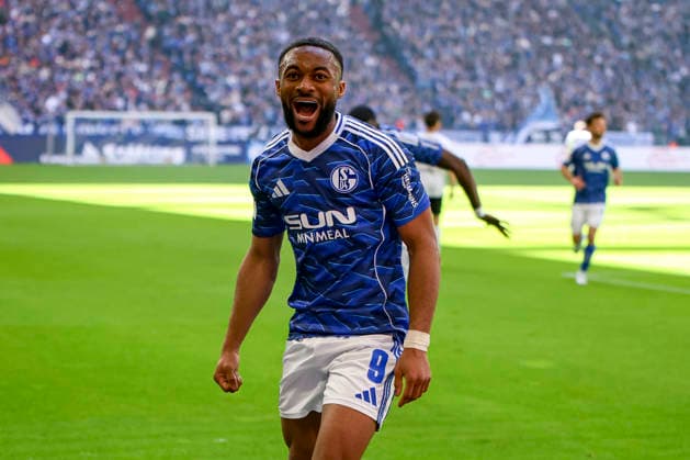 19.04.2026, GER, Fussball, Herren, 2. BL, Saison 2025 2026, FC Schalke 04 - Preußen Münster Moussa Sylla (S04) Torjubel, jubelt nach seinem Treffer zum 4:0 Gelsenkirchen VELTINS-Arena Nordrhein-Westfalen Deutschland *** 19 04 2026, GER, Soccer, Men, 2 BL, Season 2025 2026, FC Schalke 04 Preußen Münster Moussa Sylla S04 goal celebration, cheers after his goal for 4 0 Gelsenkirchen VELTINS Arena Nordrhein Westfalen Germany Copyright: xAdrianxSchlüterx