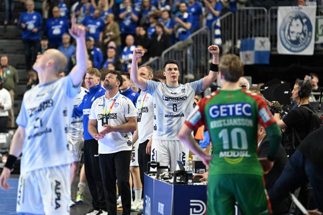 GER, Lanxess Arena Koeln, HBL, LIDL FINAL4, Men, Match for 3rd place, TBV Lemgo Lippe vs SC Magdeburg 19 04 2026, Lanxess Arena , Koeln , GER, Lanxess Arena Koeln, HBL, LIDL FINAL4, Men, Match for 3rd place, TBV Lemgo Lippe vs SC Magdeburg , in the picture shortly before the end of the match the Lemgo bench is happy nordphotoxGmbHx xMeuter nph00351