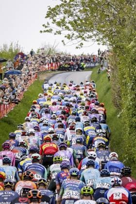 GULPEN - The men s peloton in action on the Gulpenberg during the 2026 Amstel Gold Race in Gulpen. VINCENT JANNINK ANP xVIxANPxSportx xxANPxIVx 556202805 originalFilename: 556202805.jpg