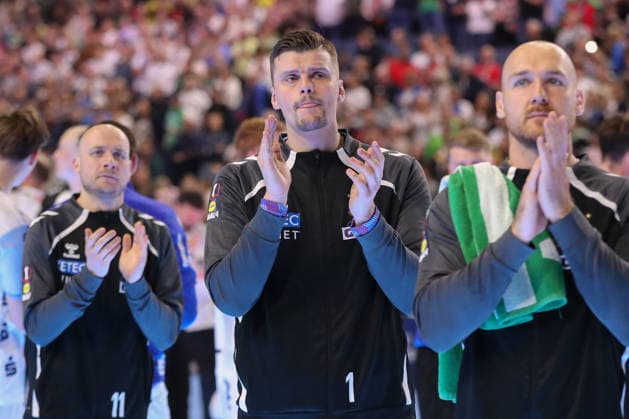 19 04 2026, xgox, Handball DHB Pokal match 3rd place SC Magdeburg TBV Lemgo Lippe emspor, v l Sergey Hernandez Ferrer Magdeburg, 1 disappointed, looks disappointed, dejected, disappointed Koeln