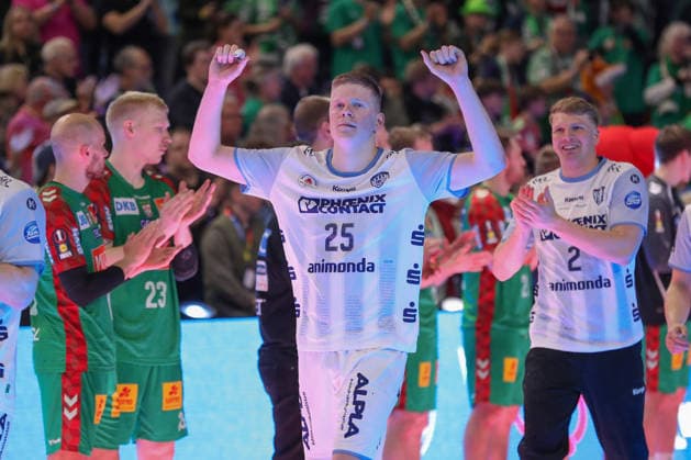 19 04 2026, xgox, Handball DHB Pokal match 3rd place SC Magdeburg TBV Lemgo Lippe emspor, f l Niels Gerardus Versteijnen Lemgo, 25 Celebrating the victory, cheering after the end of the match Cologne