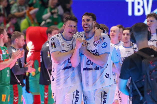 19 04 2026, xgox, Handball DHB Pokal match 3rd place SC Magdeburg TBV Lemgo Lippe emspor, f l Frederik Simak Lemgo, 8 , Hendrik Wagner Lemgo, 28 Celebrating the victory, cheering after the end of the match Cologne