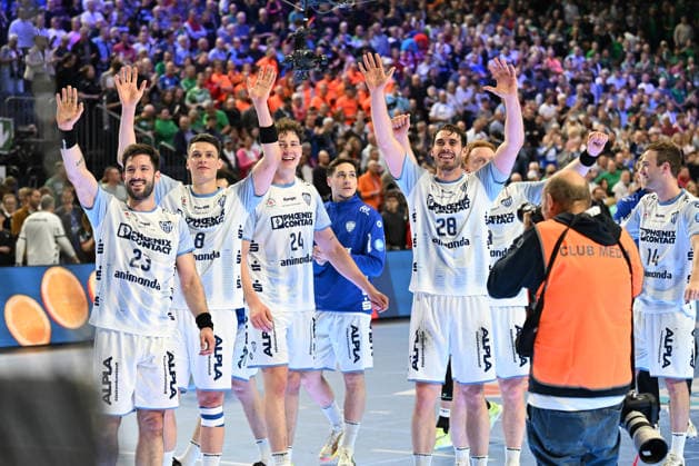 GER, Lanxess Arena Koeln, HBL, LIDL FINAL4, Men, Match for 3rd place, TBV Lemgo Lippe vs SC Magdeburg 19 04 2026, Lanxess Arena , Koeln , GER, Lanxess Arena Koeln, HBL, LIDL FINAL4, Men, Match for 3rd place, TBV Lemgo Lippe against SC Magdeburg , in the picture after the end of the game the Lemgo team is happy about the victory and 3rd place Tim Suton TBV Lemgo 23 , Frederik Simak TBV Lemgo 8 , Joel Willecke TBV Lemgo 24 , Hendrik Wagner TBV Lemgo 28 , nordphotoxGmbHx xMeuter nph00351
