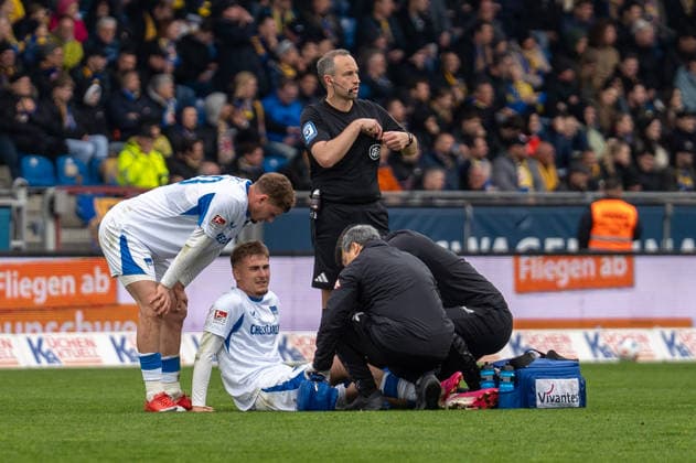 Germany Soccer, 2 Bundesliga, Matchday 30 2025 26, Eintracht Braunschweig Hertha BSC on 19 04 in Braunschweig, Eintracht Stadion Marten Winkler Hertha BSC 22 has to be substituted due to injury Copyright: xSvenxHeidmannx