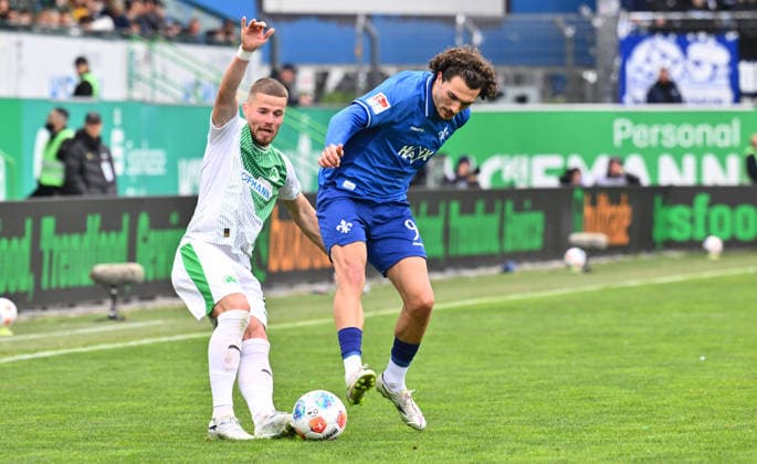 19 04 2026 Soccer Season 2025 2026 2 Soccer Bundesliga 30 Matchday SpVgg Greuther Fürth Kleeblatt SV Darmstadt 98 Lilien Sportfoto Zink xwoxzix DFL regulations prohibit any use of photographs as image sequences and or quasi video only for editorial use Jan Elvedi 15, SpVgg Greuther Fürth Fraser Hornby 9, SV Darmstadt 98 D98 SV98