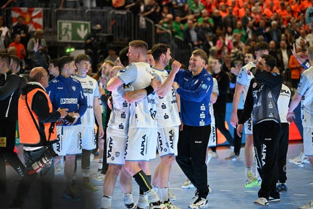 GER, Lanxess Arena Koeln, HBL, LIDL FINAL4, Men, match for 3rd place, TBV Lemgo Lippe vs SC Magdeburg 19 04 2026, Lanxess Arena , Koeln , GER, Lanxess Arena Koeln, HBL, LIDL FINAL4, Men, match for 3rd place, TBV Lemgo Lippe vs SC Magdeburg , in the picture after the end of the match the Lemgo team is happy about the victory and 3rd place nordphotoxGmbHx xMeuter nph00351