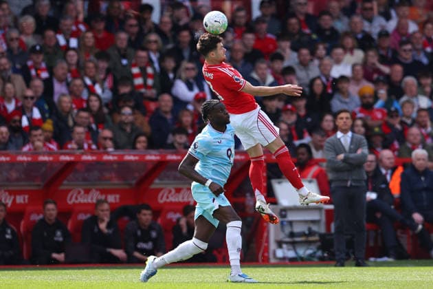Nottingham Forest v Burnley, Premier League Neco Williams of Nottingham Forest heads the ball during the Nottingham Forest v Burnley Premier League match at the City Ground, West Bridgford, England on 19 April 2026 Credit: Ryan Crockett Every Second Media Editorial use only. All images are copyright Every Second Media Limited. No images may be reproduced without prior permission. All rights reserved. Premier League and Football League images are subject to licensing agreements with Football DataCo Limited. see https: www.football-dataco.com Copyright: xIMAGO EveryxSecondxMediax ESM-1916-0029 RyanxCrockettx xEveryxSecondxMediax