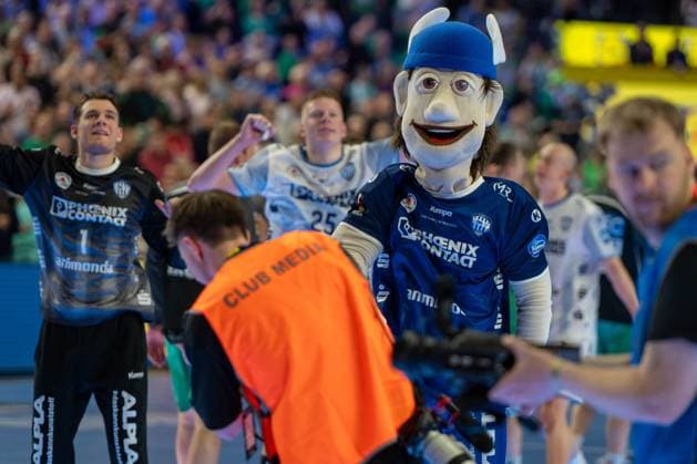 TBV Lemgo Lippe, 3rd place, celebration with the fans, TBV Lemgo Lippe SC Magdeburg, DHB Pokal Maenner, Men, Matchday 6, Match for 3rd place, Daikin HBL, Lidl Final 4, 19 04 2026 Cologne NRW Germany Copyright: xkolbert-press MartinxWdziecznyx