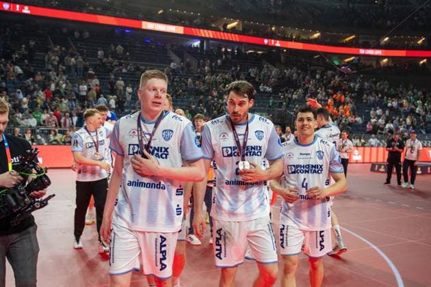 TBV Lemgo Lippe, 3rd place, celebration with the fans, TBV Lemgo Lippe SC Magdeburg, DHB Pokal Maenner, Men, Matchday 6, Match for 3rd place, Daikin HBL, Lidl Final 4, 19 04 2026 Cologne NRW Germany Copyright: xkolbert-press MartinxWdziecznyx
