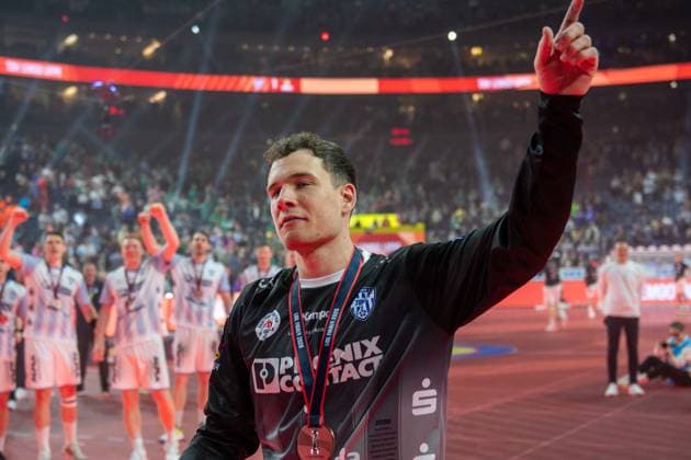Constantin Moestl, Goalkeeper TBV Lemgo Lippe 1 , TBV Lemgo Lippe, 3rd place, Celebration with the fans, TBV Lemgo Lippe SC Magdeburg, DHB Pokal Maenner, Herren, 6 Spieltag, Spiel um Platz 3, Daikin HBL, Lidl Final 4, 19 04 2026 Köln NRW Germany Copyright: xkolbert-press MartinxWdziecznyx