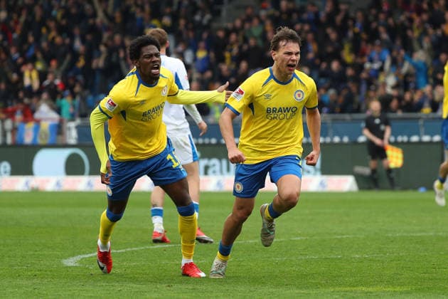 Braunschweig vs Hertha, 2 BL Braunschweig, 19 04 2026, Football, Men, 2 BL, Season 2025 2026, Eintracht Braunschweig vs Hertha BSC Berlin Max Marie Eintracht Braunschweig cheers with Faride Alidou Eintracht Braunschweig after his goal for 1 1 DFL DFB REGULATIONS PROHIBIT ANY USE OF PHOTOGRAPHS as IMAGE SEQUENCES and or QUASI VIDEO Stadion an der Hamburger Straße Niedersachsen Germany