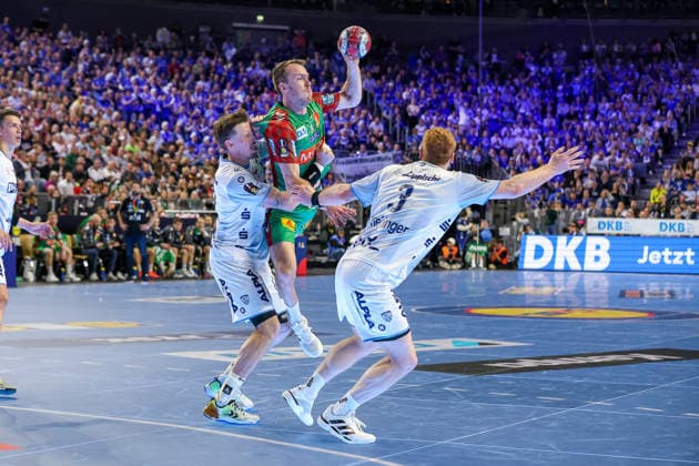 19 04 2026, xsscx, Handball, DHB Pokal Lidl Final4, Match for 3rd place, TBV Lemgo Lippe SC Magdeburg, Season 2025 2026 Men, Lanxess Arena, Cologne Adam Nyfjäll TBV Lemgo Lippe 22 in duel against Felix Claar SC Magdeburg 07 and Nicolai Theilinger TBV Lemgo Lippe 03 Photo xSandraxScherningxPressefotoKochx Nordrhein Westfalen Germany