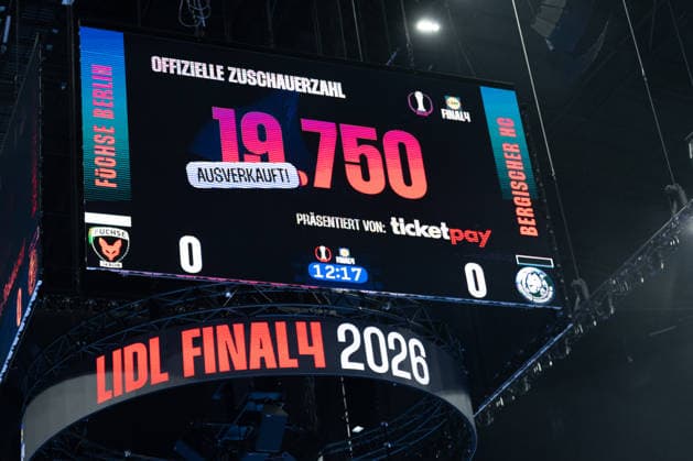 Cologne, 19 04 2026, Handball, Men, Lidl Final4, DHB Pokal, Final, Füchse Berlin Bergischer HC Official number of spectators on Sunday Sold out Cologne Lanxess Arena NRW Germany