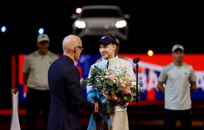 19 04 2026, Germany, Stuttgart, Porsche Tennis Grand Prix 2026, Final, f l Dr Michael Leiters Porsche Executive Board , winner Elena Rybakina KAZ