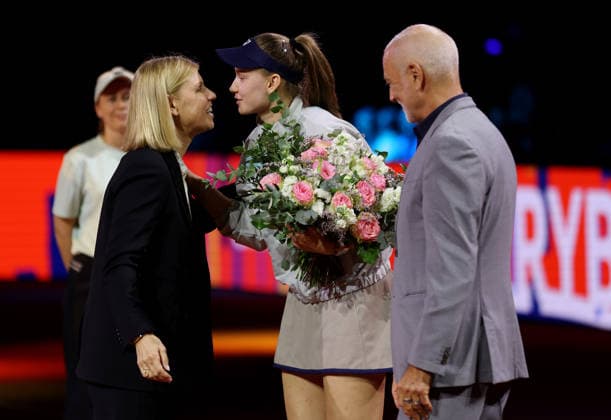 19 04 2026, Germany, Stuttgart, Porsche Tennis Grand Prix 2026, Final, f l Anke Huber Tournament Director , Winner Elena Rybakina KAZ , Tournament Director Markus Günthardt