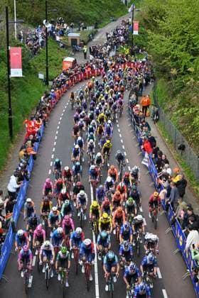 Amstel Gold Race 2026 Cycling Race VALKENBURG, THE NETHERLANDS - APRIL 19 : illustration picture peloton during the 60th edition of Amstel Gold Race an UCI World Tour 1.UWT one day cycling road race for Men Elite of 220 km with start in Maastricht and finish in Valkenburg on April 19, 2026 in Valkenburg, The Netherlands, 19 04 2026 ( Motordriver Kenny Verfaillie - Valkenburg The Netherlands  Copyright: xVincentxKalutx