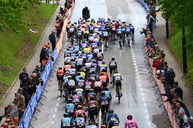 Amstel Gold Race 2026 Cycling Race VALKENBURG, THE NETHERLANDS - APRIL 19 : illustration picture peloton during the 60th edition of Amstel Gold Race an UCI World Tour 1.UWT one day cycling road race for Men Elite of 220 km with start in Maastricht and finish in Valkenburg on April 19, 2026 in Valkenburg, The Netherlands, 19 04 2026 ( Motordriver Kenny Verfaillie - Valkenburg The Netherlands  Copyright: xVincentxKalutx