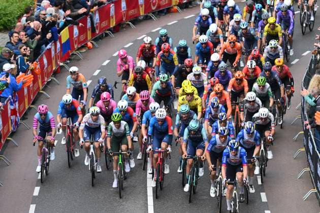 Amstel Gold Race 2026 Cycling Race VALKENBURG, THE NETHERLANDS - APRIL 19 : illustration picture peloton during the 60th edition of Amstel Gold Race an UCI World Tour 1.UWT one day cycling road race for Men Elite of 220 km with start in Maastricht and finish in Valkenburg on April 19, 2026 in Valkenburg, The Netherlands, 19 04 2026 ( Motordriver Kenny Verfaillie - Valkenburg The Netherlands  Copyright: xVincentxKalutx