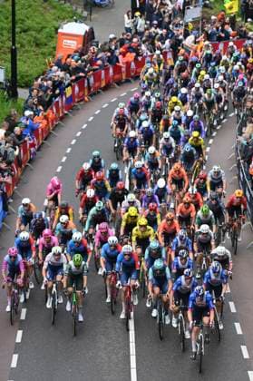 Amstel Gold Race 2026 Cycling Race VALKENBURG, THE NETHERLANDS - APRIL 19 : illustration picture peloton during the 60th edition of Amstel Gold Race an UCI World Tour 1.UWT one day cycling road race for Men Elite of 220 km with start in Maastricht and finish in Valkenburg on April 19, 2026 in Valkenburg, The Netherlands, 19 04 2026 ( Motordriver Kenny Verfaillie - Valkenburg The Netherlands  Copyright: xVincentxKalutx