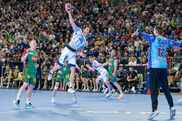Hendrik Wagner, Backline TBV Lemgo Lippe 28 , Matej Mandic, Goalkeeper, SC Magdeburg 12 , TBV Lemgo Lippe SC Magdeburg, DHB Pokal Maenner, Herren, 6 Spieltag, Spiel um Platz 3, Daikin HBL, Lidl Final 4, 19 04 2026 Köln NRW Germany Copyright: xkolbert-press MartinxWdziecznyx
