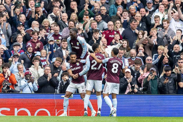 Aston Villa v Sunderland, Premier League GOAL scores 2-1 Aston Villa forward Ollie Watkins (11) scores and celebrates during the Premier League match between Aston Villa and Sunderland at Villa Park, Birmingham, UK on 19 April 2026. Birmingham Villa Park West Midlands UK Editorial use only DataCo restrictions apply See www.football-dataco.com , Copyright: xManjitxNarotrax PSI-24107-0020