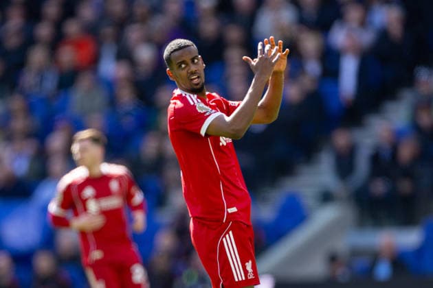 Football - FA Premier League - Everton FC v Liverpool FC LIVERPOOL, ENGLAND - Sunday, April 19, 2026: Liverpool s Alexander Isak reacts to seeing his shot saved during the FA Premier League match between Everton FC and Liverpool FC, the 248th Merseyside Derby, at Bramley-Moore Dock. (Photo by David Rawcliffe Propaganda) LIVERPOOL Bramley-Moore Dock MERSEYSIDE ENGLAND  Copyright: xDavidxRawcliffex P2026-04-19-Everton_Liverpool-109