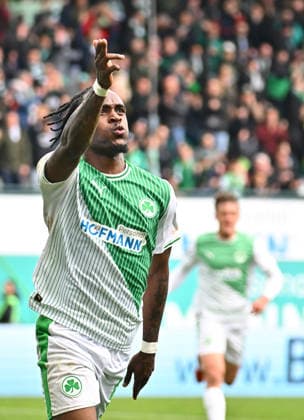 19 04 2026 Soccer Season 2025 2026 2 Soccer Bundesliga 30 Matchday SpVgg Greuther Fürth Kleeblatt SV Darmstadt 98 Lilien Sportfoto Zink MeZi xmexzix DFL regulations prohibit any use of photographs as image sequences and or quasi video only for editorial use Torjubel Jubel Freude nach Treffer Tor Torschuß zum 2 2 durch Noel Futkeu 9, SpVgg Greuther Fürth