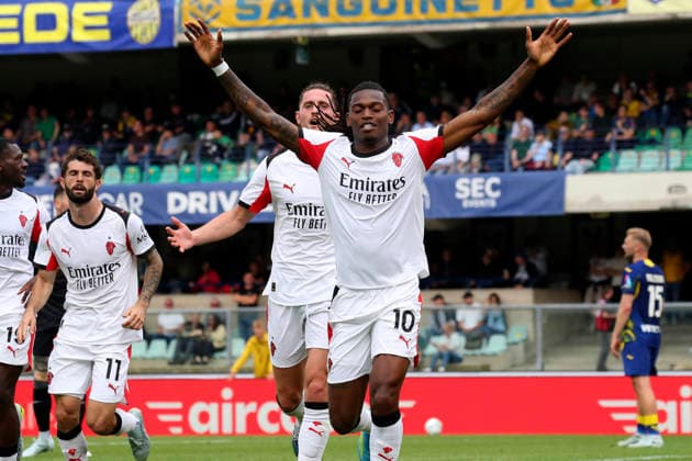 AC Milan s Adrien Rabiot celebration goal 10-1 the Serie A soccer match between Hellas Verona and A.C. Milan at the Bentegodi Stadium in Verona, north west Italy - Sunday , April 19 , 2026. - Soccer .  Copyright: xPaolaxGarbuio Lapressex