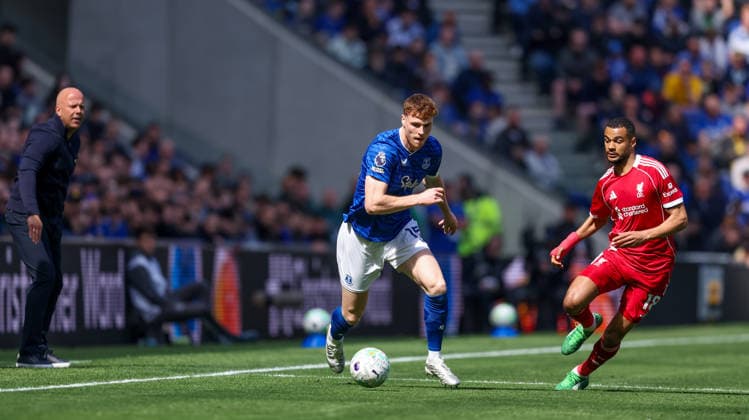 Everton v Liverpool, Premier League Everton defender Jake O Brien (15) during the Premier League match between Everton and Liverpool at Hill Dickinson Stadium, Liverpool, UK on 19 April 2026. Editorial use only DataCo restrictions apply See www.football-dataco.com , Copyright: xSimonxDaviesx PSI-24105-0030
