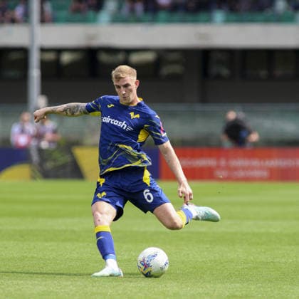 CALCIO - Serie A - Hellas Verona FC vs AC Milan Nicolas Valentini of Hellas Verona FC play the ball during Hellas Verona FC vs AC Milan, 33Â° Serie A Enilive 2025-26 game at Marcantonio Bentegodi stadium in Verona (VR), Italy, on April 19, 2026. Verona Italy  Copyright: xIPAxSport ABACAx