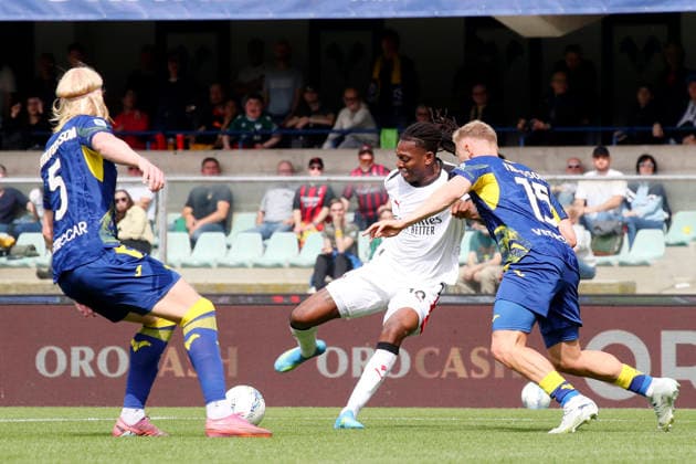 AC Milan™s Rafael Leao the Serie A soccer match between Hellas Verona and A.C. Milan at the Bentegodi Stadium in Verona, north west Italy - Sunday , April 19 , 2026. - Soccer .  Copyright: xPaolaxGarbuio Lapressex