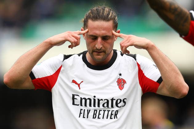 April 19, 2026, Verona, Veneto, Italy: ADRIEN RABIOT 12 of AC Milan celebrates scoring his side s first goal in the Matchday 33 of 38 of the Serie A 2025 26 between HELLAS VERONA and AC MILAN at the Bentegodi Stadium in Verona, Italy. Soccer 2026: Hellas Verona : AC Milan  - ZUMAc179 20260419_zep_c179_007 Copyright: xMickaelxChavetx