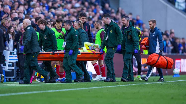 Everton v Liverpool, Premier League Liverpool goalkeeper Giorgi Mamardashvili (25) leaves the pitch on a stretcher during the Premier League match between Everton and Liverpool at Hill Dickinson Stadium, Liverpool, UK on 19 April 2026. Editorial use only DataCo restrictions apply See www.football-dataco.com , Copyright: xSimonxDaviesx PSI-24105-0042