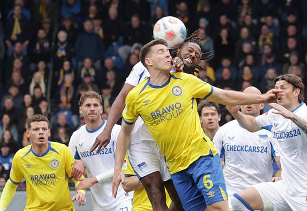 Florian Flick Eintracht Braunschweig , Deyovaisio Zeefuik Hertha BSC Berlin Football, Men, Season 2025 2026 2 BL, Eintracht Stadion, Eintracht Braunschweig vs Hertha BSC Berlin 1 1 DFL REGULATIONS PROHIBIT ANY USE OF PHOTOGRAPHS AS IMAGE SEQUENCES AND OR QUASI VIDEO