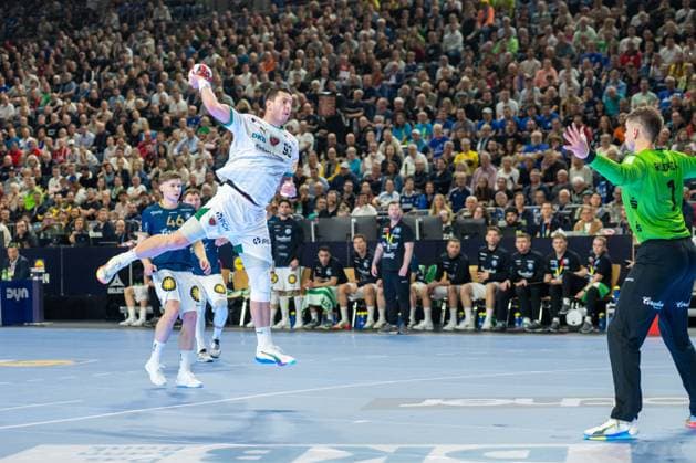Mijajlo Marsenić, Circle shooter, Fuechse Berlin 93 , Christopher Rudeck, Goalkeeper Bergischer Handball Club 06 1 , Bergischer HC Fuechse Berlin, DHB Pokal Maenner, Herren, 6 Spieltag, Finale, Daikin HBL, Lidl Final 4, 19 04 2026 Köln NRW Germany Copyright: xkolbert-press MartinxWdziecznyx