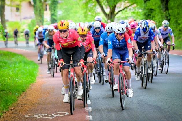 The pack of riders pictured in action during the men elite Amstel Gold Race one day cycling race, 257,4 km from Maastricht to Valkenburg, The Netherlands, Sunday 19 April 2026. DIRKxWAEM  x171337604x