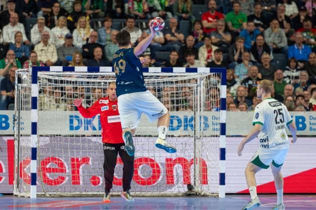 Aron Seesing, Kreislaeufer, Bergischer Handball Club 06 49 ,Dejan Milosavljev, Goalkeeper, Fuechse Berlin 96 , Bergischer HC Fuechse Berlin, DHB Pokal Maenner, Herren, 6 Spieltag, Finale, Daikin HBL, Lidl Final 4, 19 04 2026 Köln NRW Germany Copyright: xkolbert-press MartinxWdziecznyx