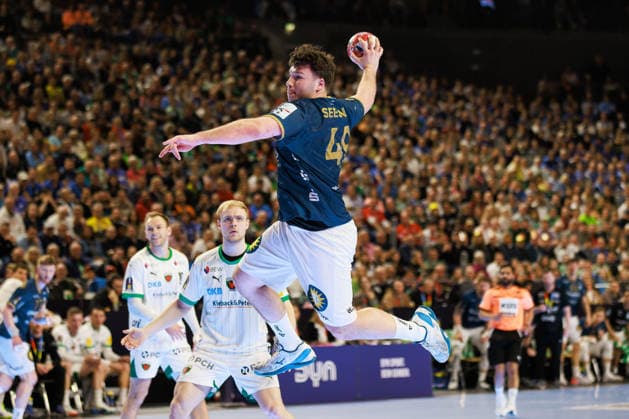 Aron SEESING Bergischer HC 06, 49 scores a goal, Action, Goal throw GER, Fuechse Berlin vs Bergischer HC, Handball, DHB Pokal, LIDL Final4, Final, Season 2025 2026, 19 04 2026, GER, Fuechse Berlin vs Bergischer HC, Handball, DHB Pokal, LIDL Final4, Final, Season 2025 2026, 19 04 2026, Koeln Copyright: xEibnerxPressefoto OliverxSchmidtx EP_OST