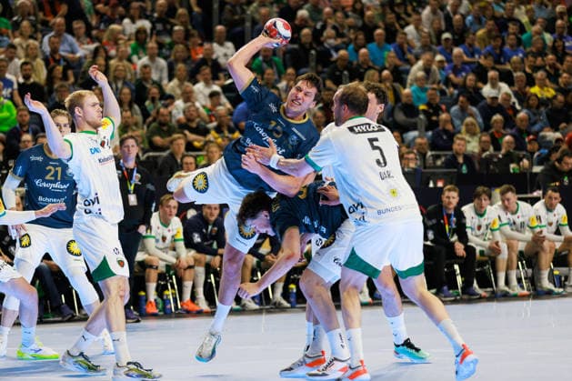 Lars Mitchell KOOIJ Bergischer HC 06, 15 scores a goal, action, goal throw GER, Fuechse Berlin vs Bergischer HC, handball, DHB Pokal, LIDL Final4, final, season 2025 2026, 19 04 2026, GER, Fuechse Berlin vs Bergischer HC, handball, DHB Pokal, LIDL Final4, final, season 2025 2026, 19 04 2026, Koeln Copyright: xEibnerxPressefoto OliverxSchmidtx EP_OST
