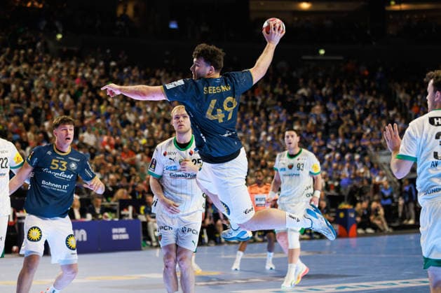 Aron SEESING Bergischer HC 06, 49 scores a goal, Action, Goal throw GER, Fuechse Berlin vs Bergischer HC, Handball, DHB Pokal, LIDL Final4, Final, Season 2025 2026, 19 04 2026, GER, Fuechse Berlin vs Bergischer HC, Handball, DHB Pokal, LIDL Final4, Final, Season 2025 2026, 19 04 2026, Koeln Copyright: xEibnerxPressefoto OliverxSchmidtx EP_OST