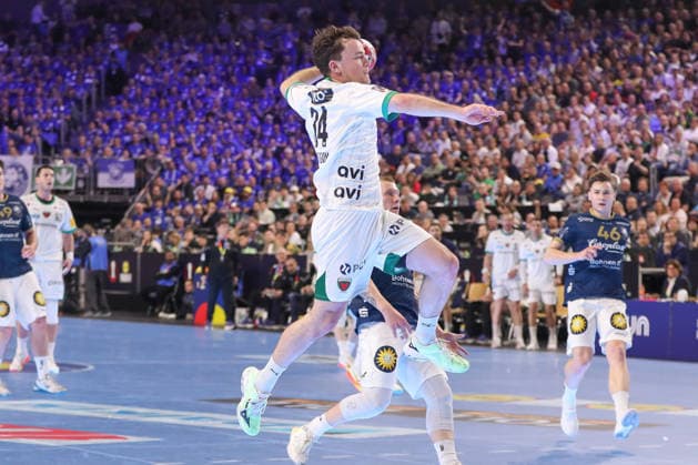 19 04 2026 ,xgox, Handball DHB Pokal Final Füchse Berlin Bergischer HC emspor, v l Hakun West av Teigum Berlin, 34 wirft Tor, Torschuetze, erzielt Tor, Treffer, scores the goal Koeln