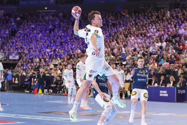 19 04 2026 ,xgox, Handball DHB Pokal Final Füchse Berlin Bergischer HC emspor, v l Hakun West av Teigum Berlin, 34 wirft Tor, Torschuetze, erzielt Tor, Treffer, scores the goal Koeln