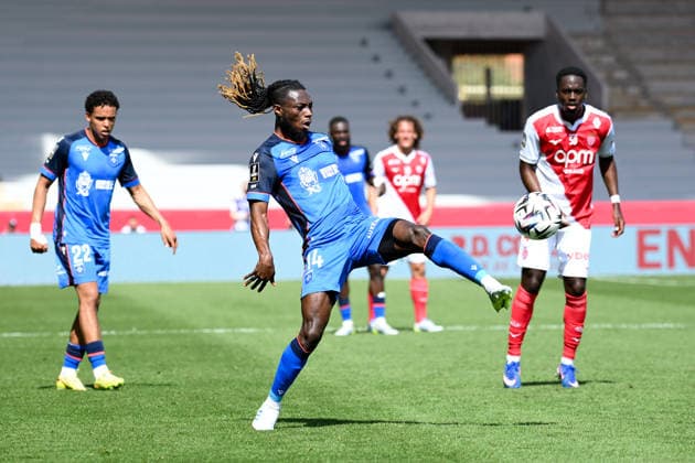 AS Monaco FC v AJ Auxerre - Ligue 1 McDonald s 2025 2026 14 Gideon MENSAH (aja) during the Ligue 1 McDonald s match between AS Monaco FC and AJ Auxerre at Stade Louis II on April 19, 2026 in Monaco, Monaco. Monaco Monaco  Copyright: xFEPx 776348355