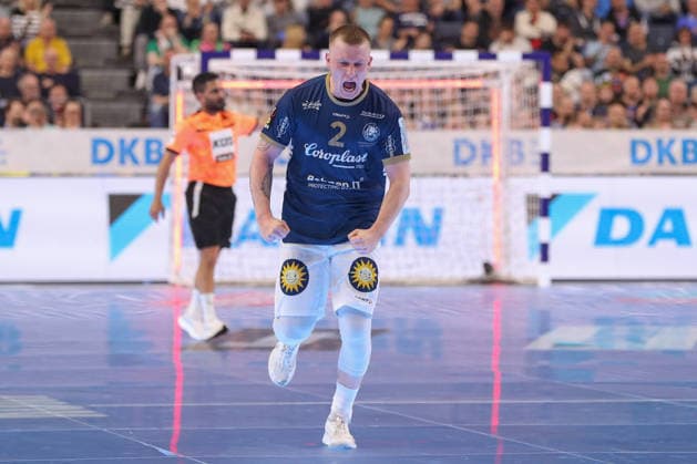 19 04 2026 ,xgox, Handball DHB Pokal Final Füchse Berlin Bergischer HC emspor, v l Noah Beyer Bergischer HC, 2 Jubel, Torjubel, jubelt ueber das Tor, celebrate the goal, celebration Koeln