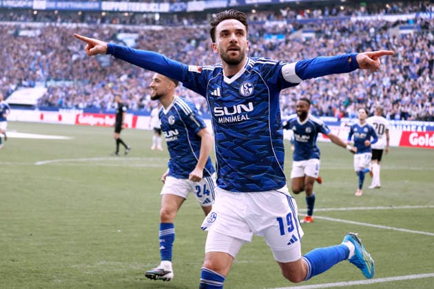 KARAMAN Kenan Kapitaen Team FC Schalke 04 jubelt nach seinem Tor zum 1 : 0 2. Fussball Bundesliga Saison 2025 - 2026 Spiel FC Schalke 04 - Preussen Muenster 4 : 1 am 19. 04. 2026 in Gelsenkirchen DFL REGULATIONS PROHIBIT ANY USE OF PHOTOGRAPHS as IMAGE SEQUENCES and or QUASI-VIDEO *** KARAMAN Kenan Kapitaen Team FC Schalke 04 cheers after his goal for 1 0 2 Soccer Bundesliga Season 2025 2026 Match FC Schalke 04 Preussen Muenster 4 1 on 19 04 2026 in Gelsenkirchen DFL REGULATIONS PROHIBIT ANY USE OF PHOTOGRAPHS as IMAGE SEQUENCES and or QUASI VIDEO Copyright: xLacixPerenyix