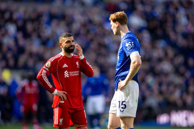 Football - FA Premier League - Everton FC v Liverpool FC LIVERPOOL, ENGLAND - Sunday, April 19, 2026: Liverpool s Mohamed Salah speaks to Everton s Jake O Brien (R) during the FA Premier League match between Everton FC and Liverpool FC, the 248th Merseyside Derby, at Bramley-Moore Dock. (Photo by David Rawcliffe Propaganda) LIVERPOOL Bramley-Moore Dock MERSEYSIDE ENGLAND  Copyright: xDavidxRawcliffex P2026-04-19-Everton_Liverpool-140
